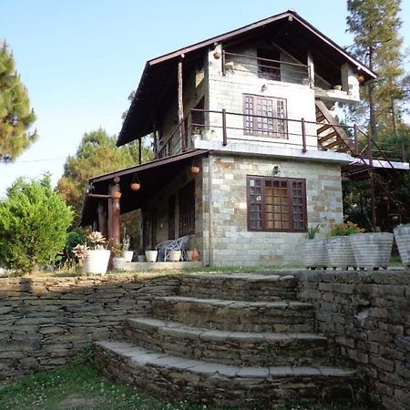 Frozen Woods Resort Mukteshwar Buitenkant foto